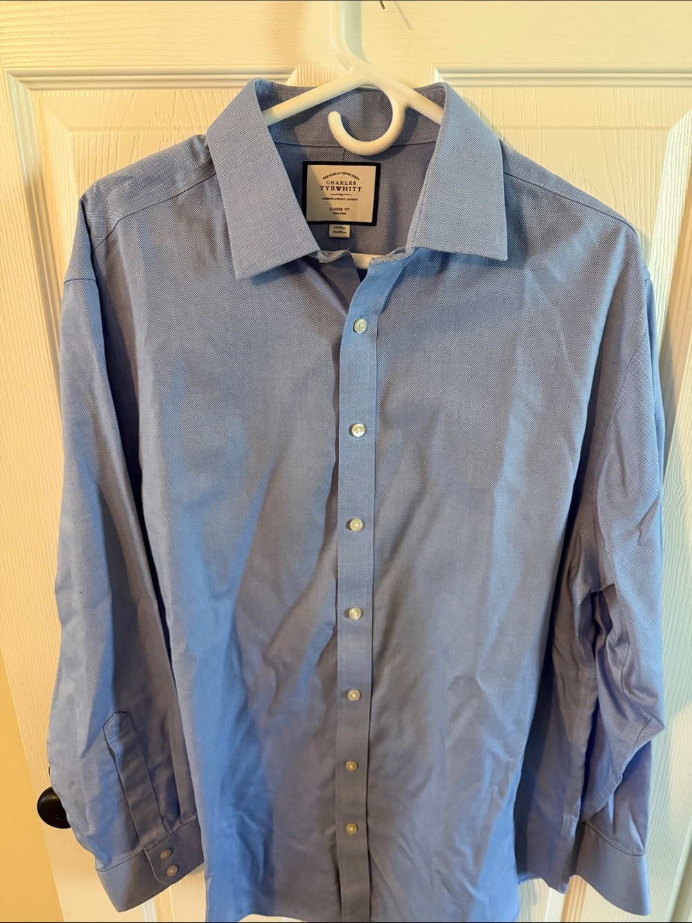 Charles Tyrwhitt Men's Sky Blue Button-Down Dress Shirt
